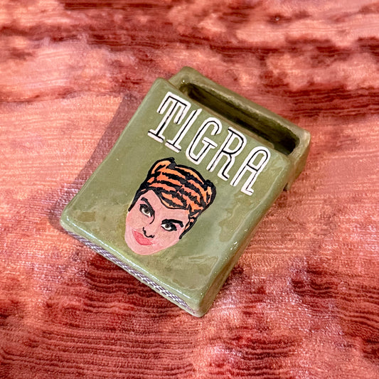 Tigra Match Striker Box